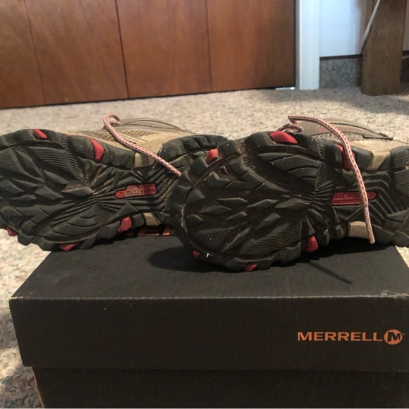 Merrell Moab FST Mid Hiking Shoes - Brown and Red - Picture 3 of 8